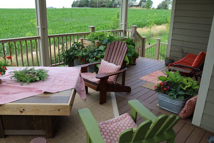 Deck and Screened in Porch in Greeley